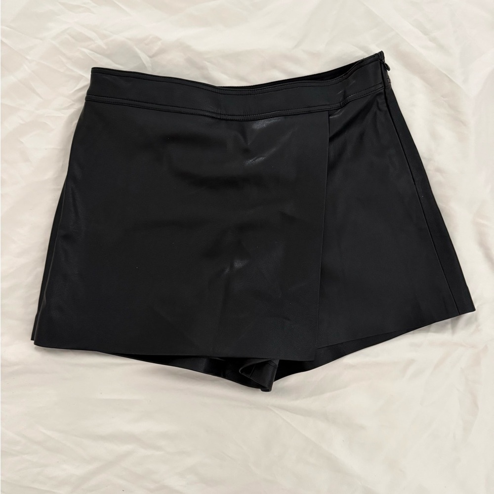 H&M Black Pleather Women's Skort
